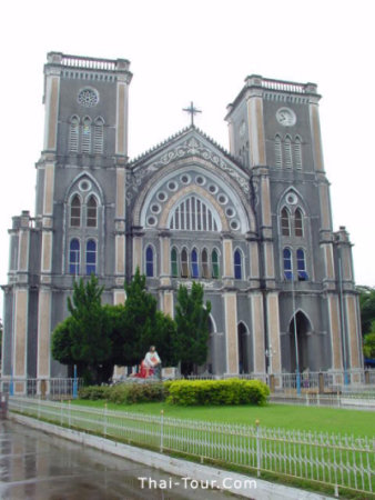 http://pirun.ku.ac.th/~b4813271/chantaburi/cathedral.jpg